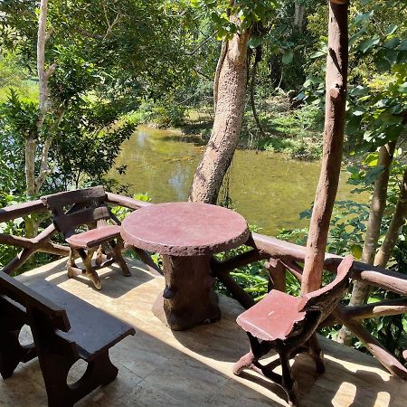 Art'S Riverview Lodge Khao Sok National Park Экстерьер фото