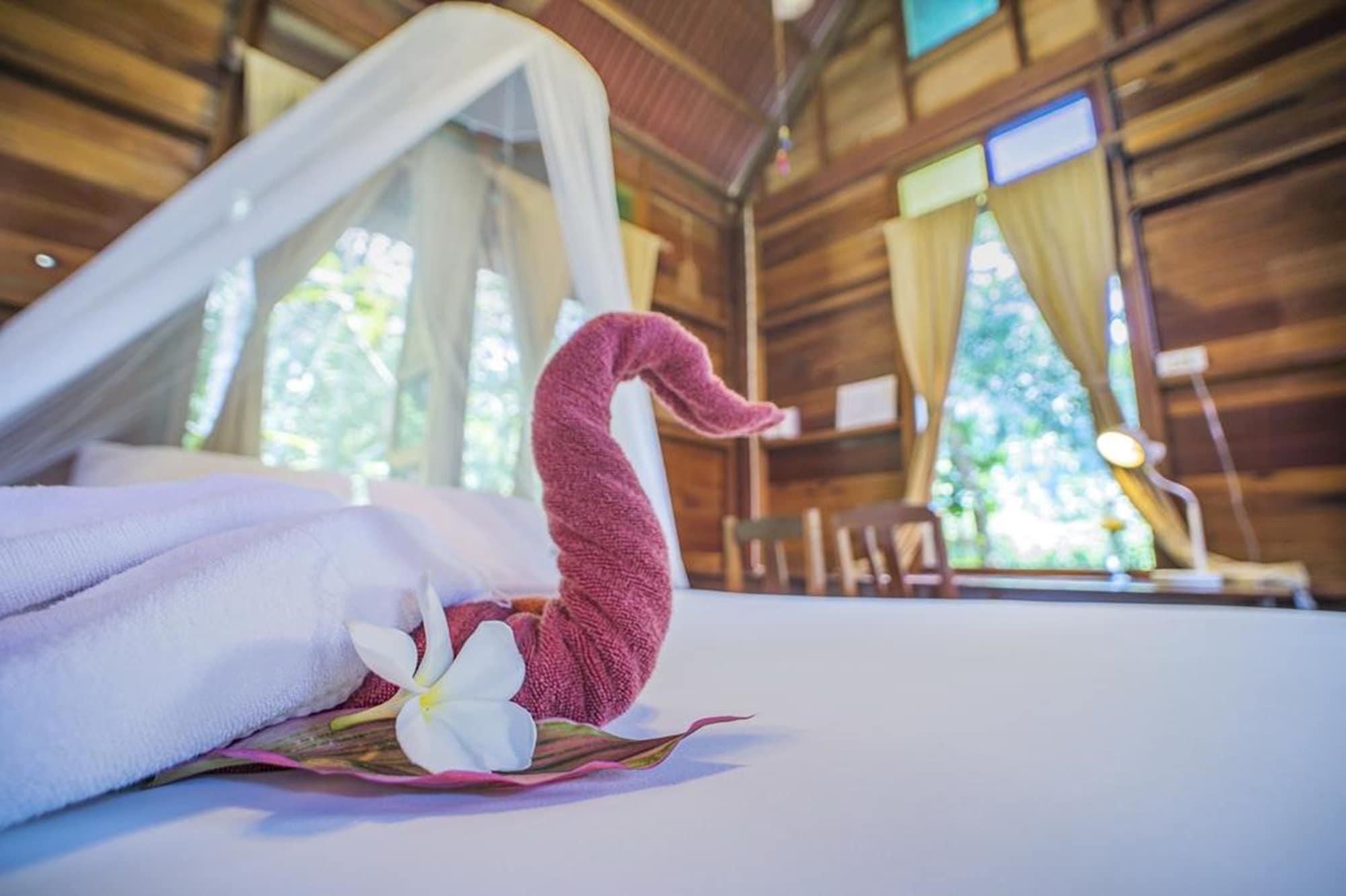 Art'S Riverview Lodge Khao Sok National Park Экстерьер фото