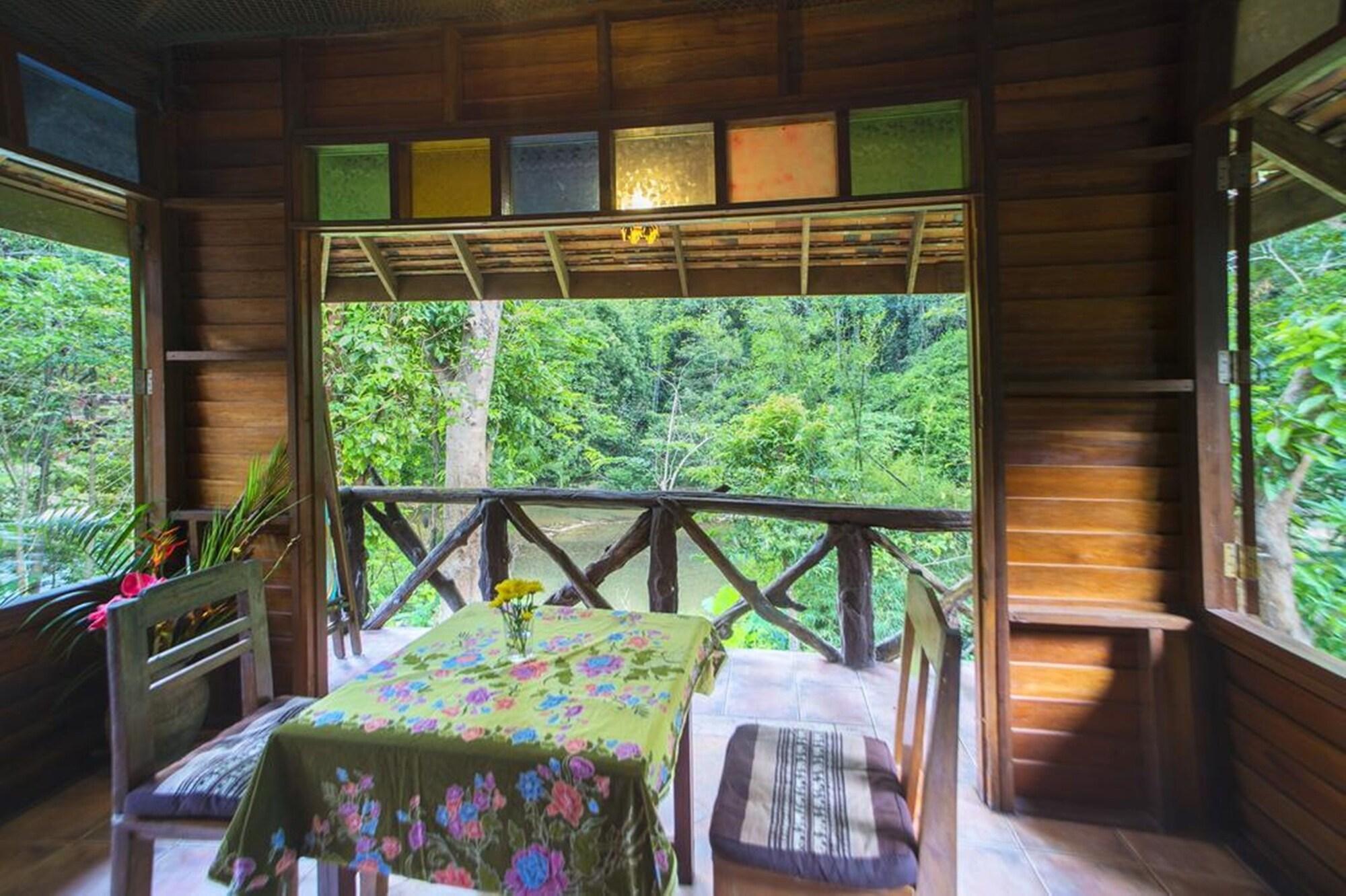 Art'S Riverview Lodge Khao Sok National Park Экстерьер фото