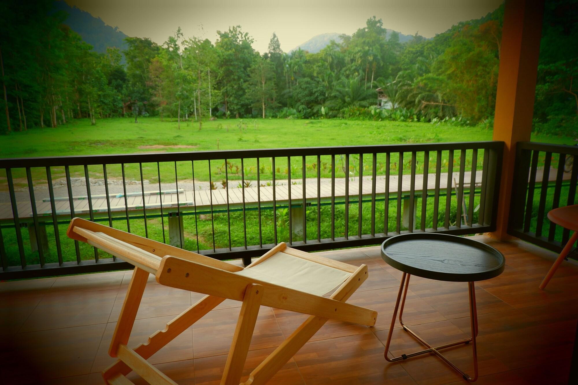 Art'S Riverview Lodge Khao Sok National Park Экстерьер фото