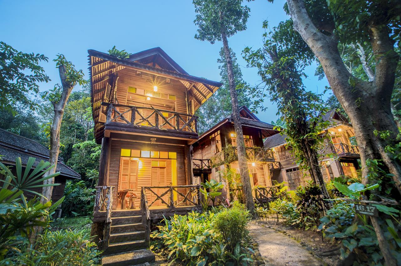 Art'S Riverview Lodge Khao Sok National Park Экстерьер фото