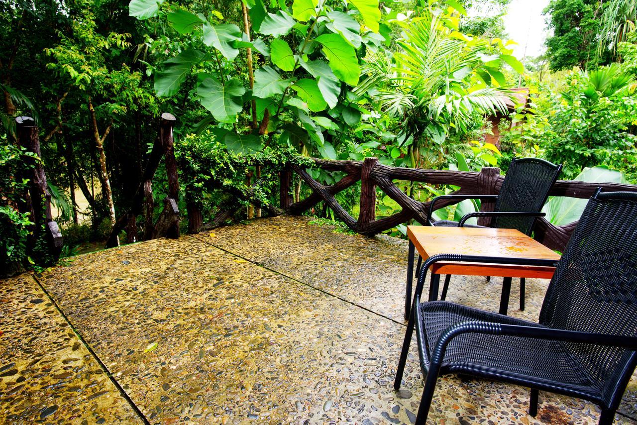 Art'S Riverview Lodge Khao Sok National Park Экстерьер фото