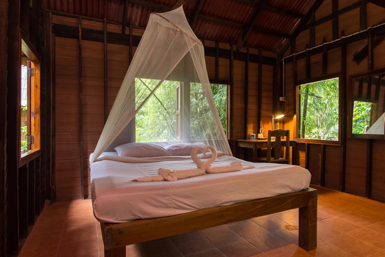 Art'S Riverview Lodge Khao Sok National Park Экстерьер фото