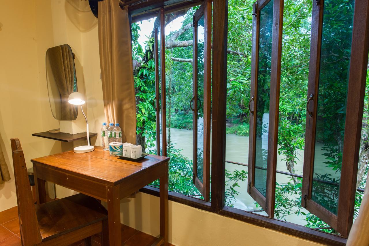 Art'S Riverview Lodge Khao Sok National Park Экстерьер фото