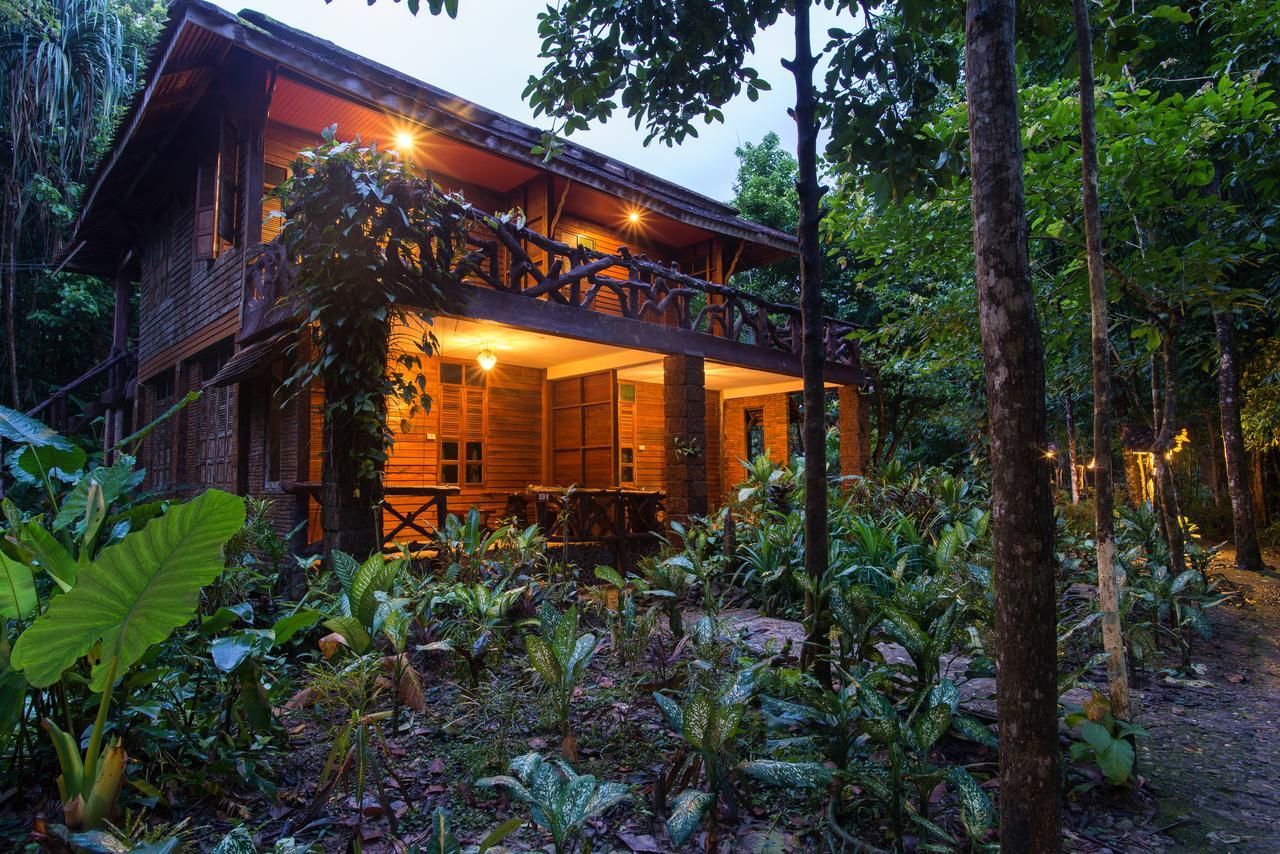 Art'S Riverview Lodge Khao Sok National Park Экстерьер фото